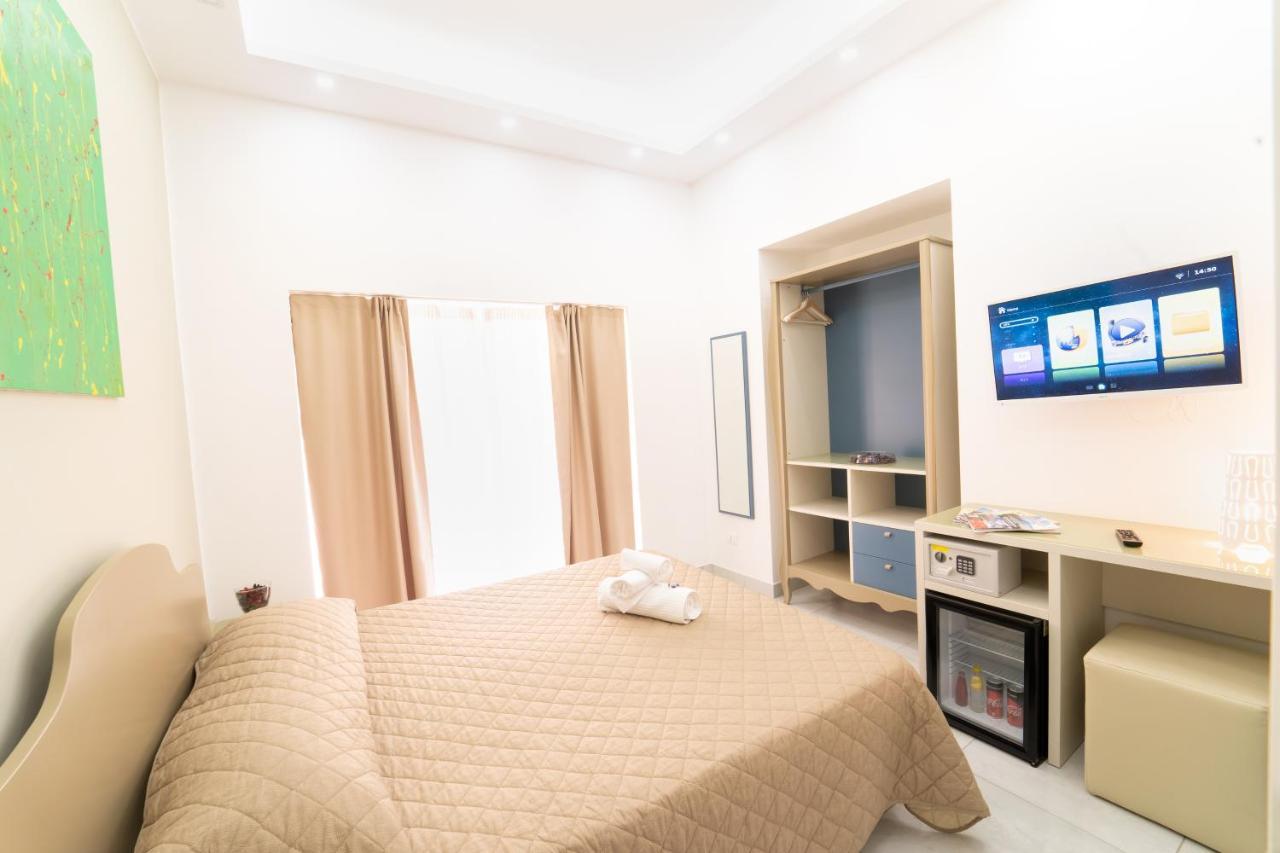 Royal Art H Duomo - Napoli Centro, By Clapa Group Hotel Exterior photo A room at the hotel