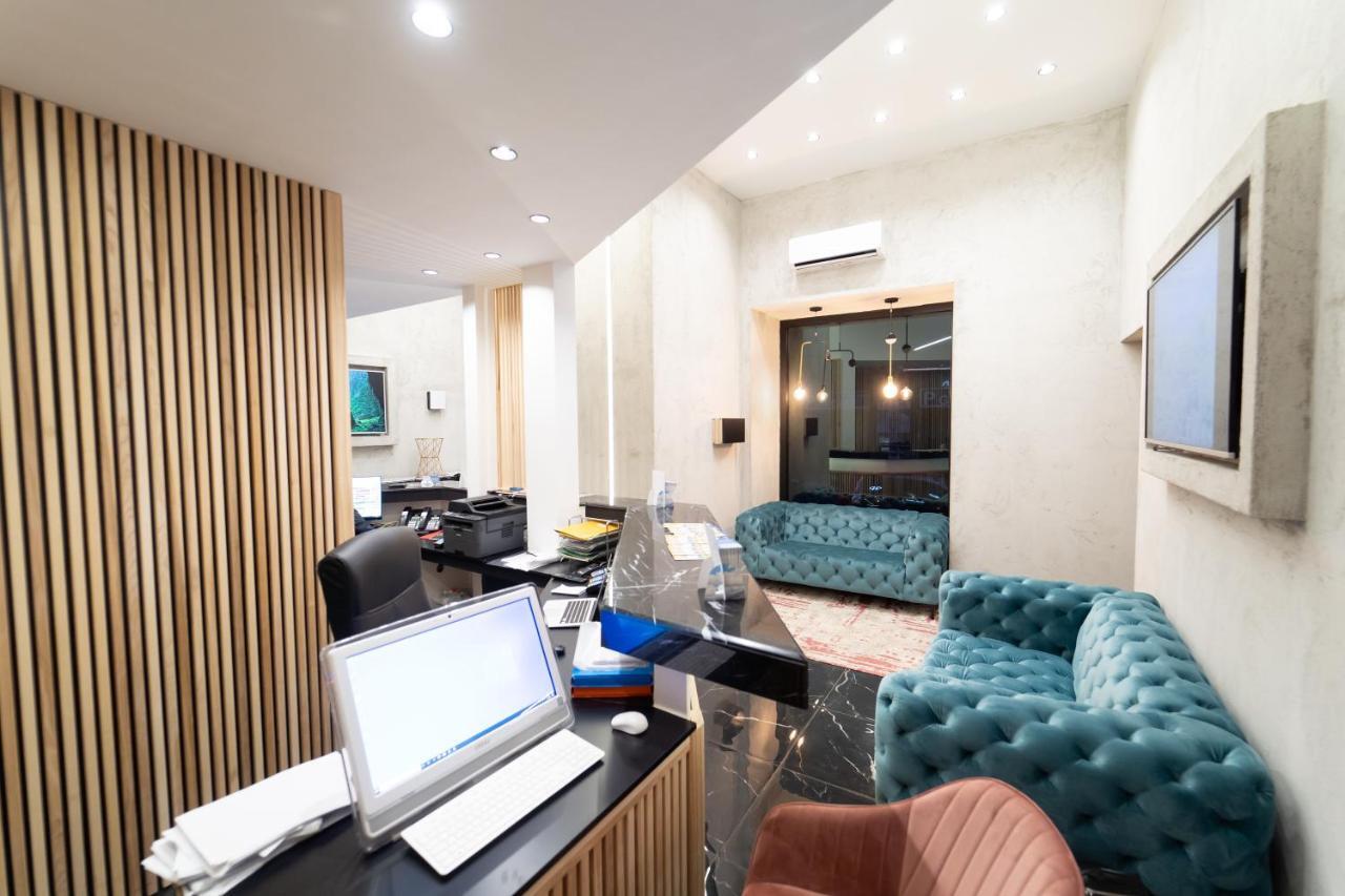 Royal Art H Duomo - Napoli Centro, By Clapa Group Hotel Exterior photo The lobby of the hotel